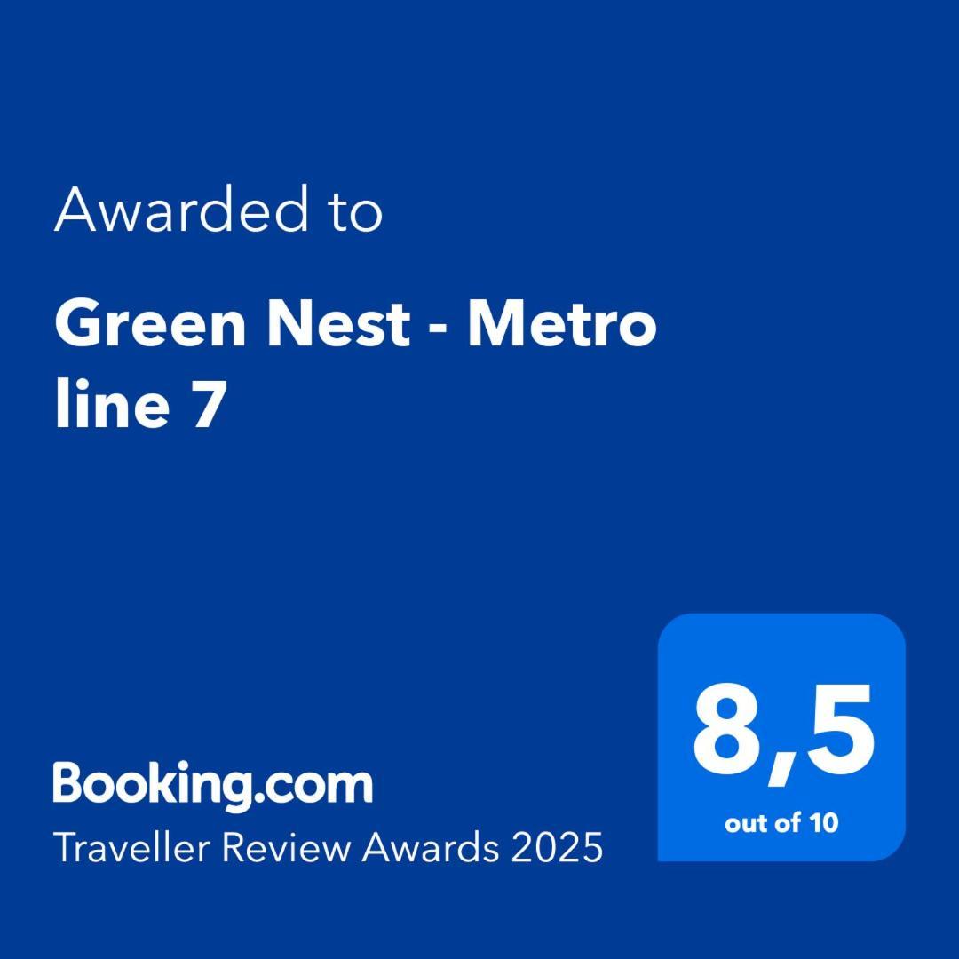 Green Nest - Metro Line 7 La Courneuve Bilik gambar